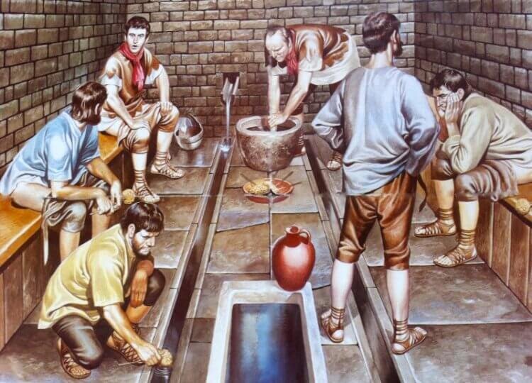 Так выглядел средневековый туалет 