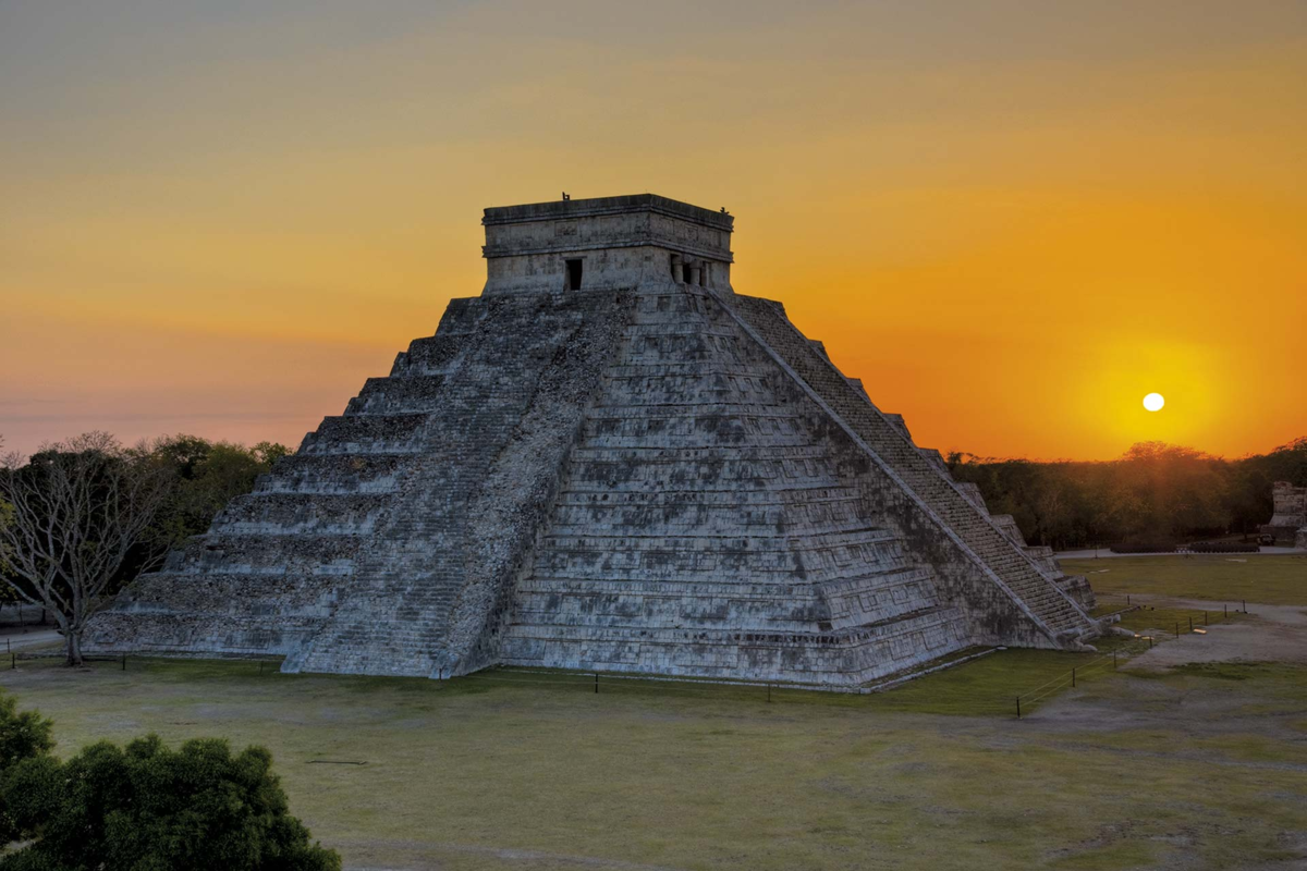 Древний город чичен. Пирамида Чичен-ица. Пирамида Майя в Мексике Чичен ица. Пирамида Майя Чичен-ица Майя. Пирамида Кукулькана Мексика.