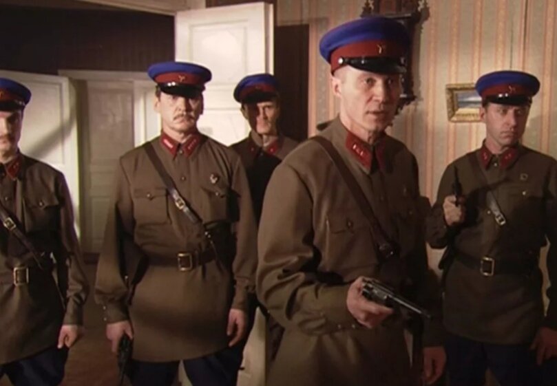 Злые чекисты безуспешно пытаются убить Ололешу