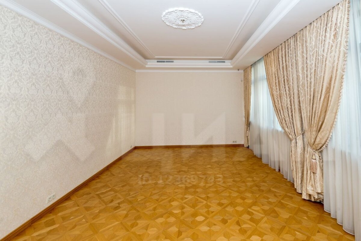 Кельи, потайные комнаты, «Соленый вертеп» и трое застрелившихся. Что ...