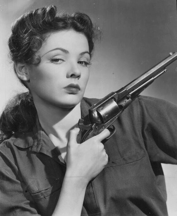 1. Джин Тирни в "Belle Starr" (с этого образа, похоже, срисовывали образ Карен Аллен в "Индиана Джонс и искатели потерянного Ковчега")