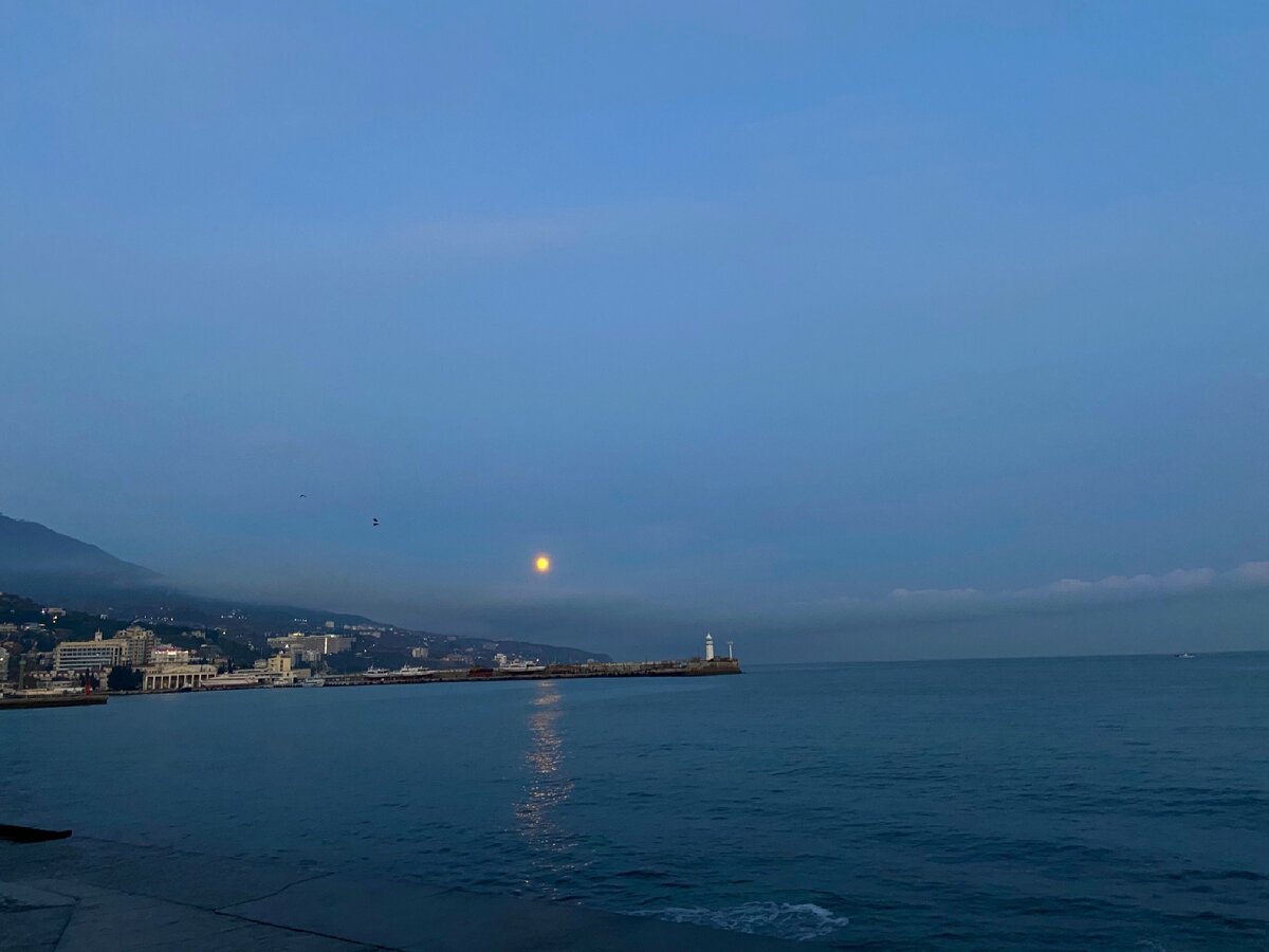 Вечерняя Набережная Ленина.