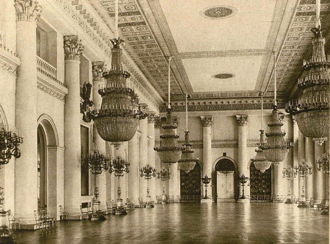 Николаевский зал Зимнего дворца, фото до 1917 года. В этом зале прошло первое и неудачное общение с народом молодого Николая II