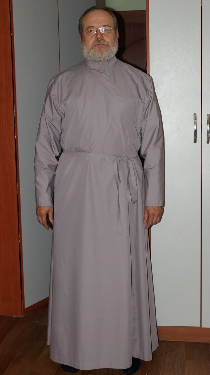                      Православный священник в подряснике. Из открытых источников Яндекса.