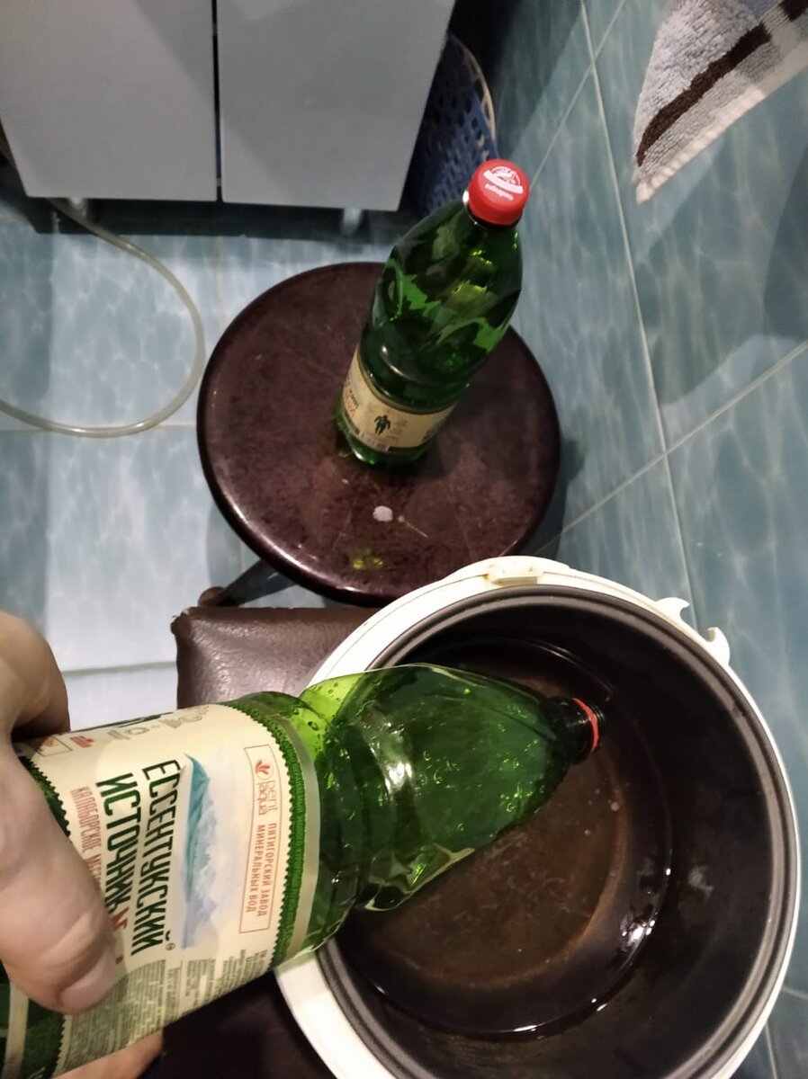 Заливаем нашу бражку.