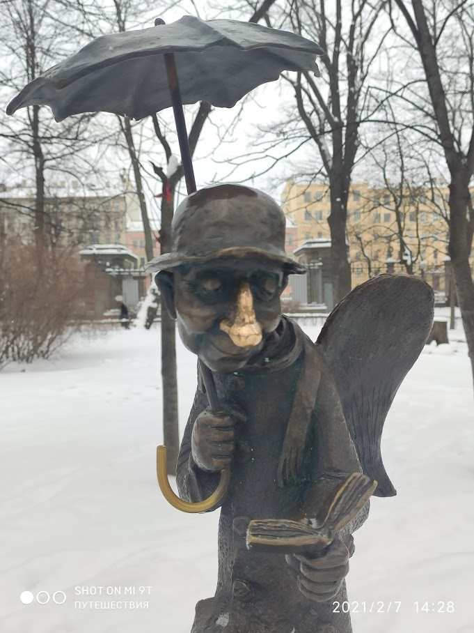 "Петербургский ангел". Скульптор Роман Шустров. Фото автора (листайте галерею)