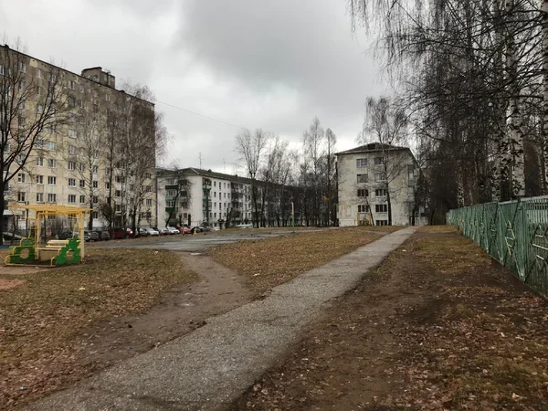 Кварталы русских советских домиков🏠 в городах. Необычайный уют и красота! Что я заметил