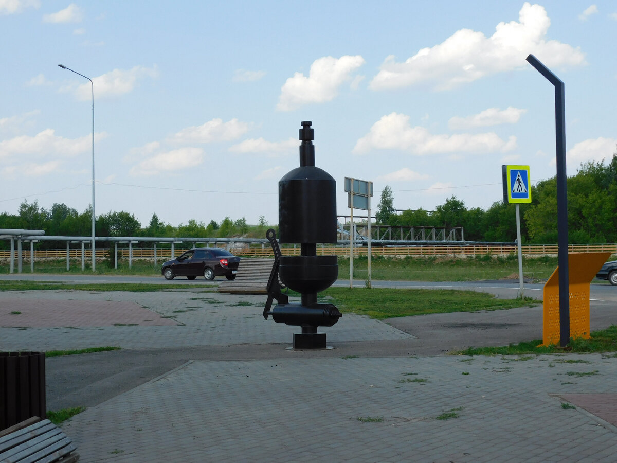 Памятник заводскому гудку в Менделеевске