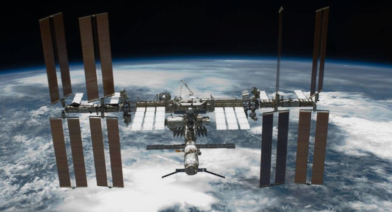 Астронавты были вынуждены укрыться на Международной космической станции после того, как в результате российских противоспутниковых испытаний образовался мусор, сообщает Госдепартамент США. (Фото НАСА)