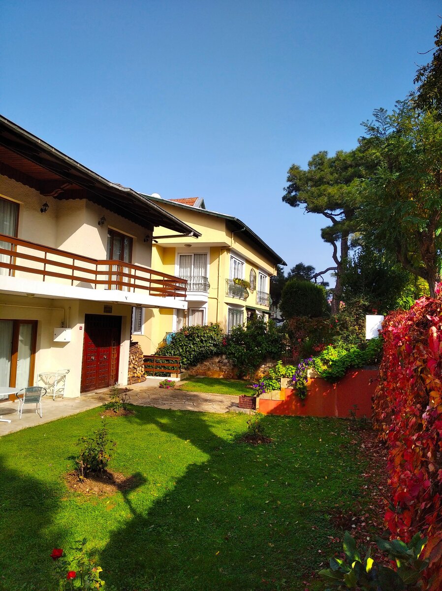 Листайте, тут еще фото --->