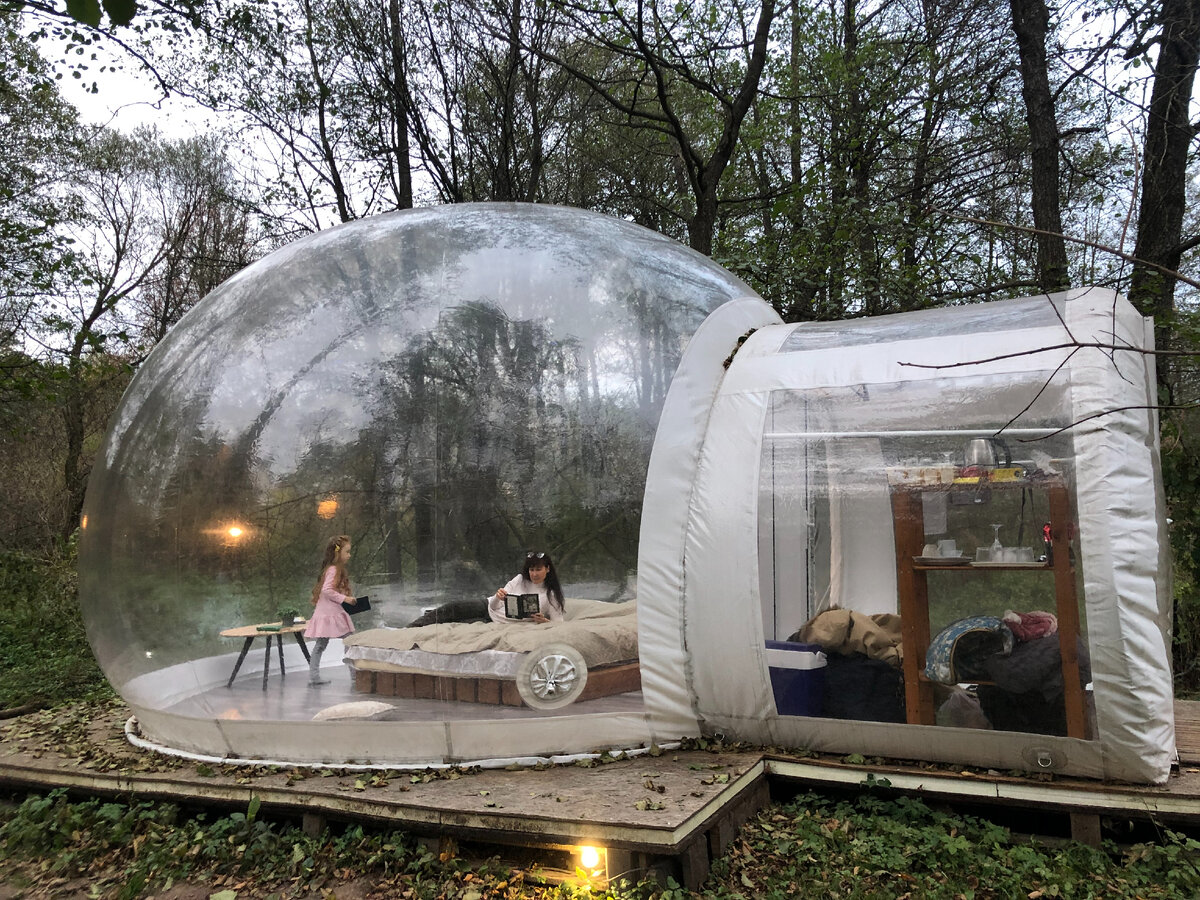 В Баббл-отеле , то ли глэмпинг, то ли просто прозрачная палатка))