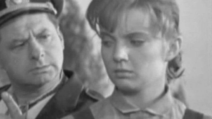 Сценарий будущей комедии про приключения на бензоколонке написал драматург Пётр Лубенский, прославившийся фельетонами в сатирическом журнале «Перец».