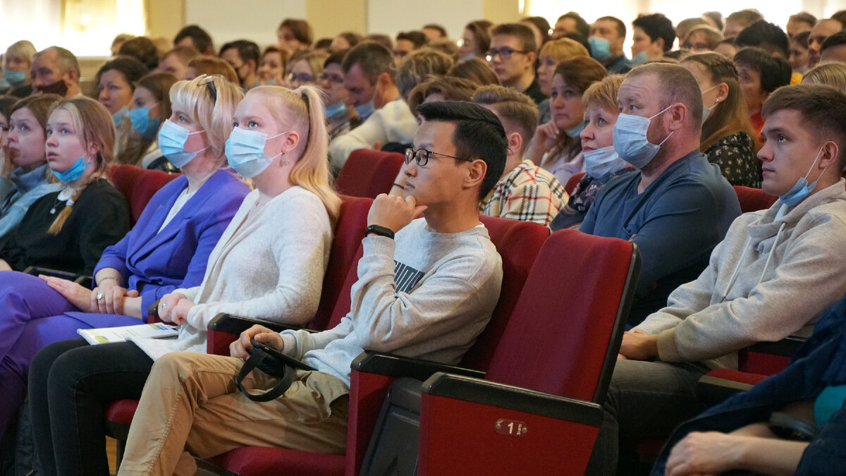 Впервые с начала пандемии коронавируса актовый зал главного корпуса был полон. Фото: Алёна Чуева, фотоклуб УрФУ.
