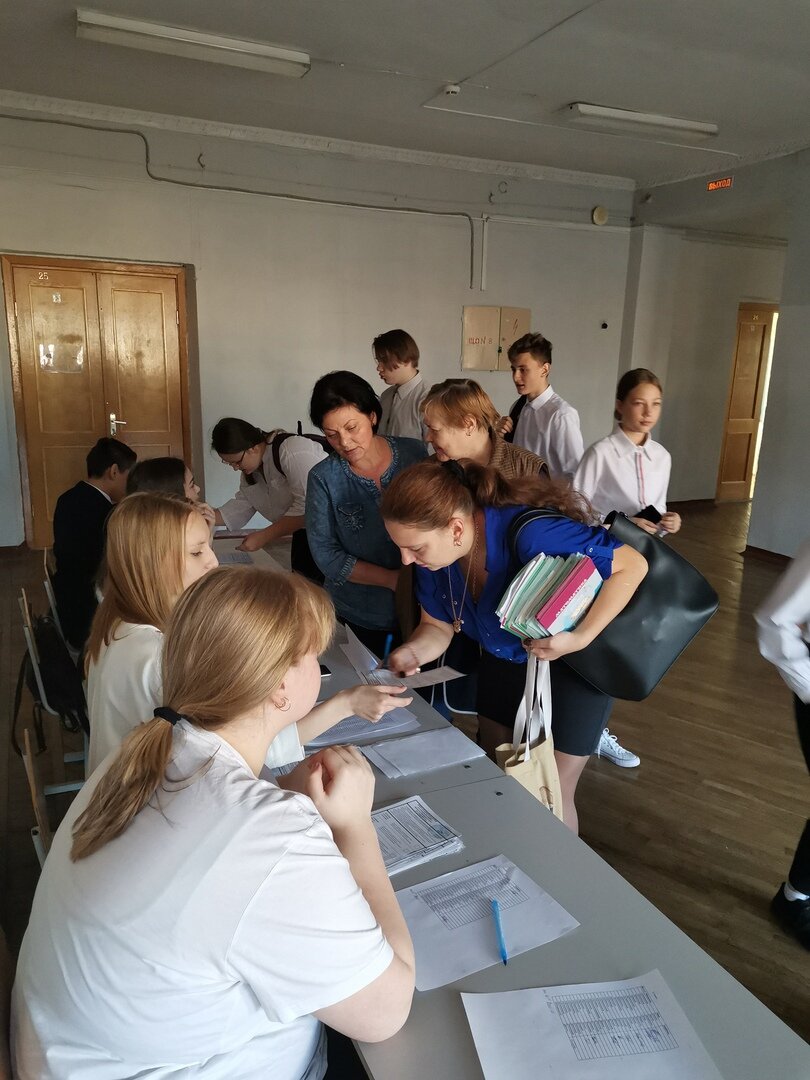 Избирательная комиссия работает