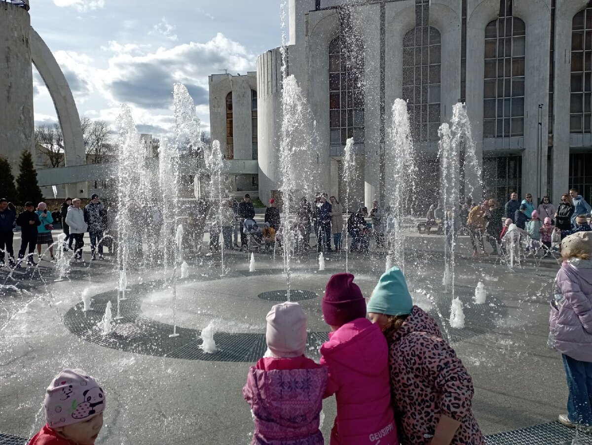 На фото открытие фонтана в Великом Новгороде. Просто захотела поставить / vnru.ru