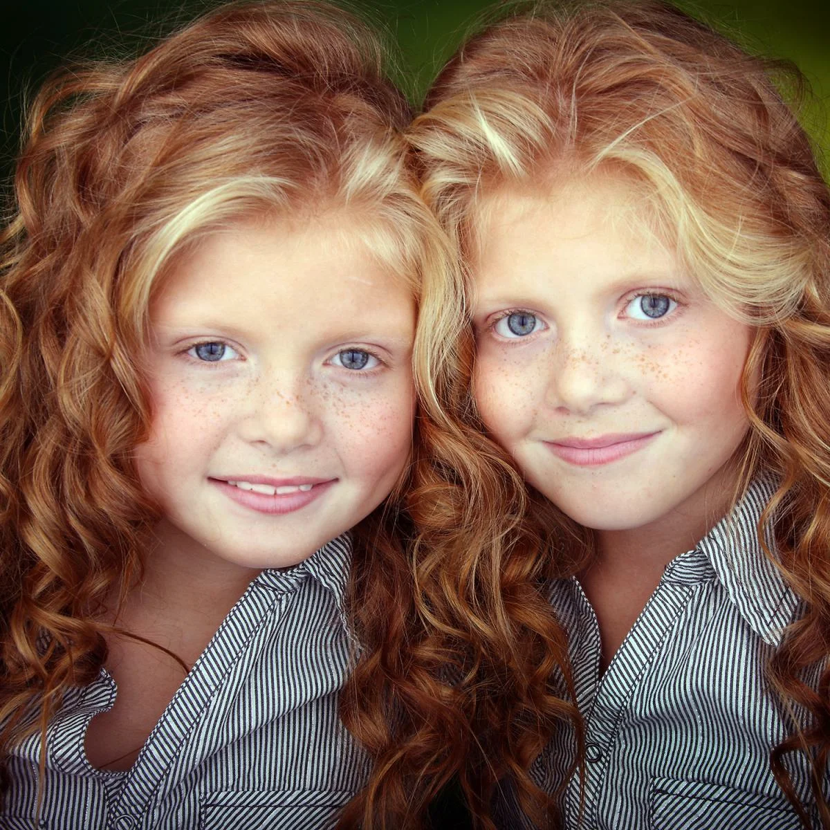 Близнецы лиа роуз и ава мари. Ребенок врет. Аватарка для 8 летней девочки. Лиа роуз и ава мария близняшки. Фотосессия с арбузом девушки.