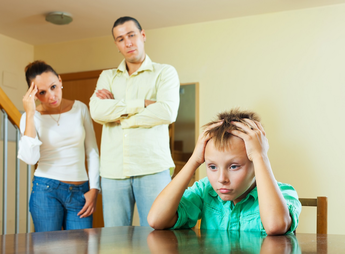 Отметить воспитывать. Конфликт родителей и детей. Конфликт в семье. Конфликт между родителями и детьми. Взаимопонимание между родителями и детьми.