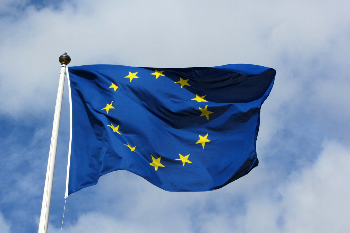 https://cdn.ca.emap.com/wp-content/uploads/sites/11/2013/12/European_flag.jpg