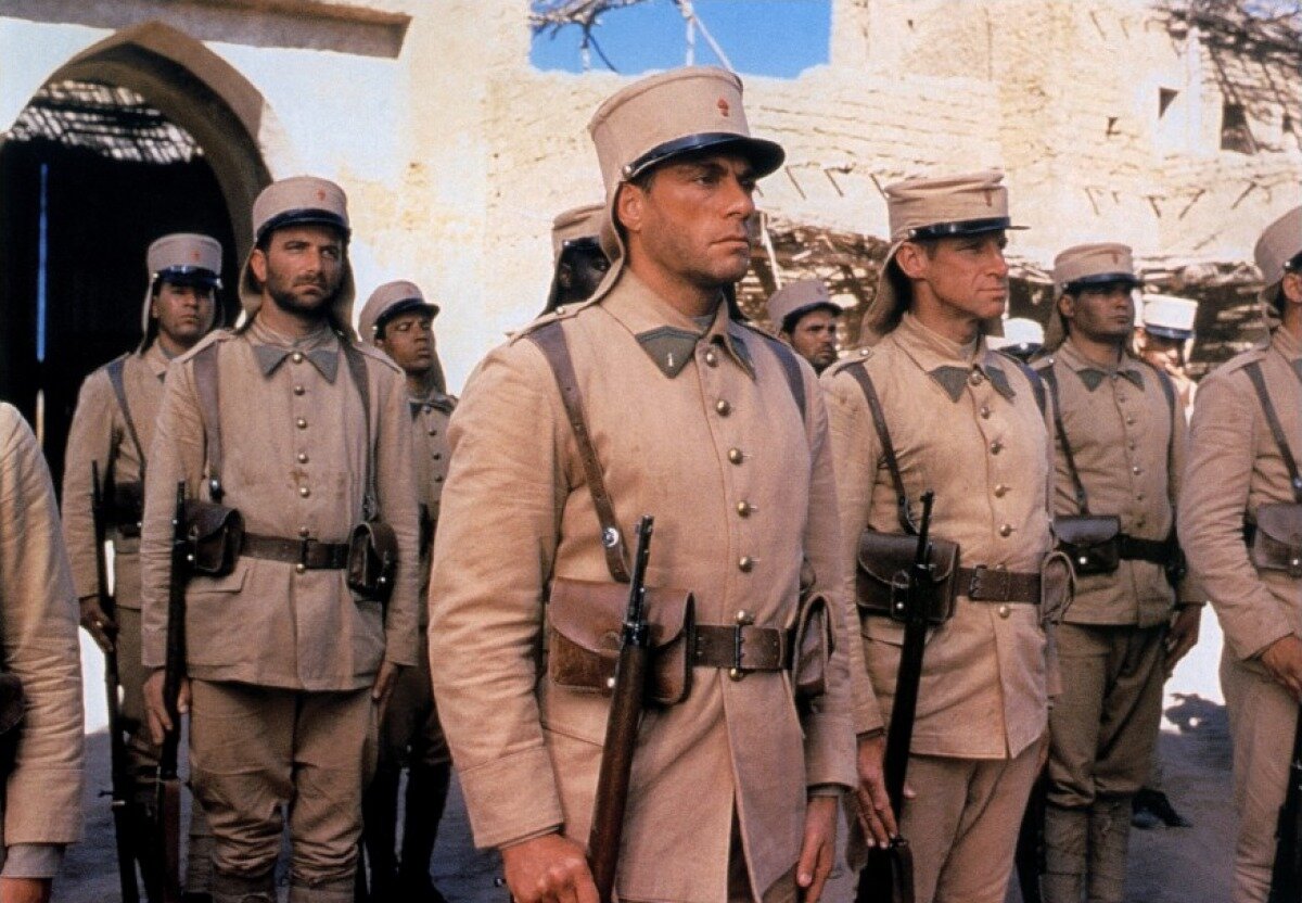 Кадр из х/ф "Легионер". Основные события фильма разворачиваются во время Рифской войны ( 1921 - 1926 гг).