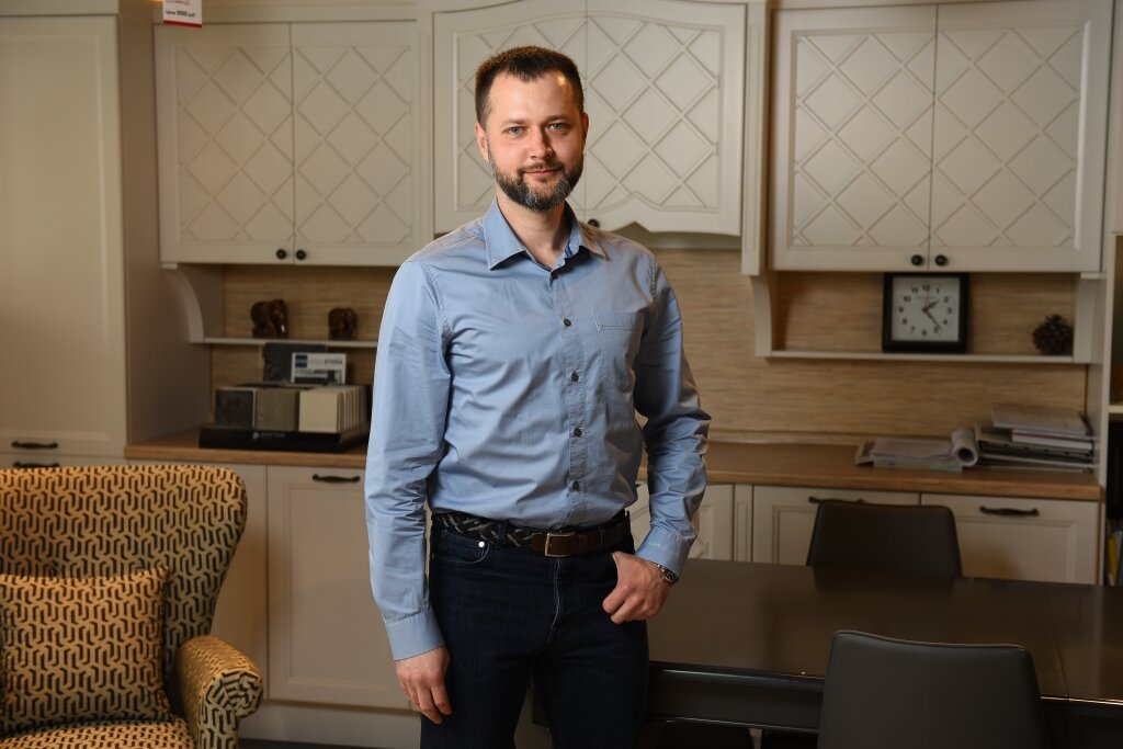 Свое видение последних тенденций в сфере дизайна интерьера журналу BF рассказал учредитель интерьерного салона Best&Brands Александр Камышов.