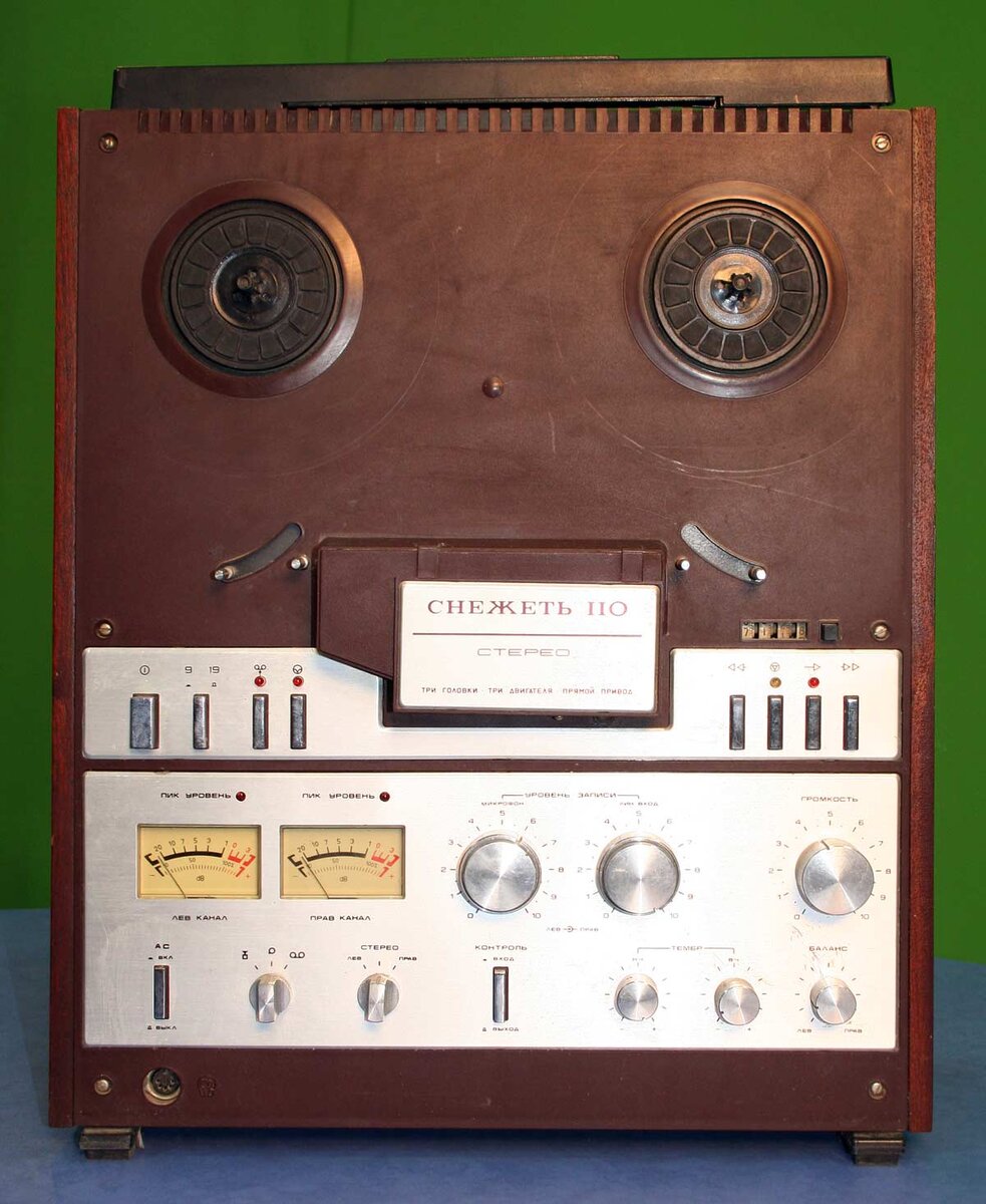 Советские катушечные магнитофоны 1 класса. Катушечный магнитофон ...