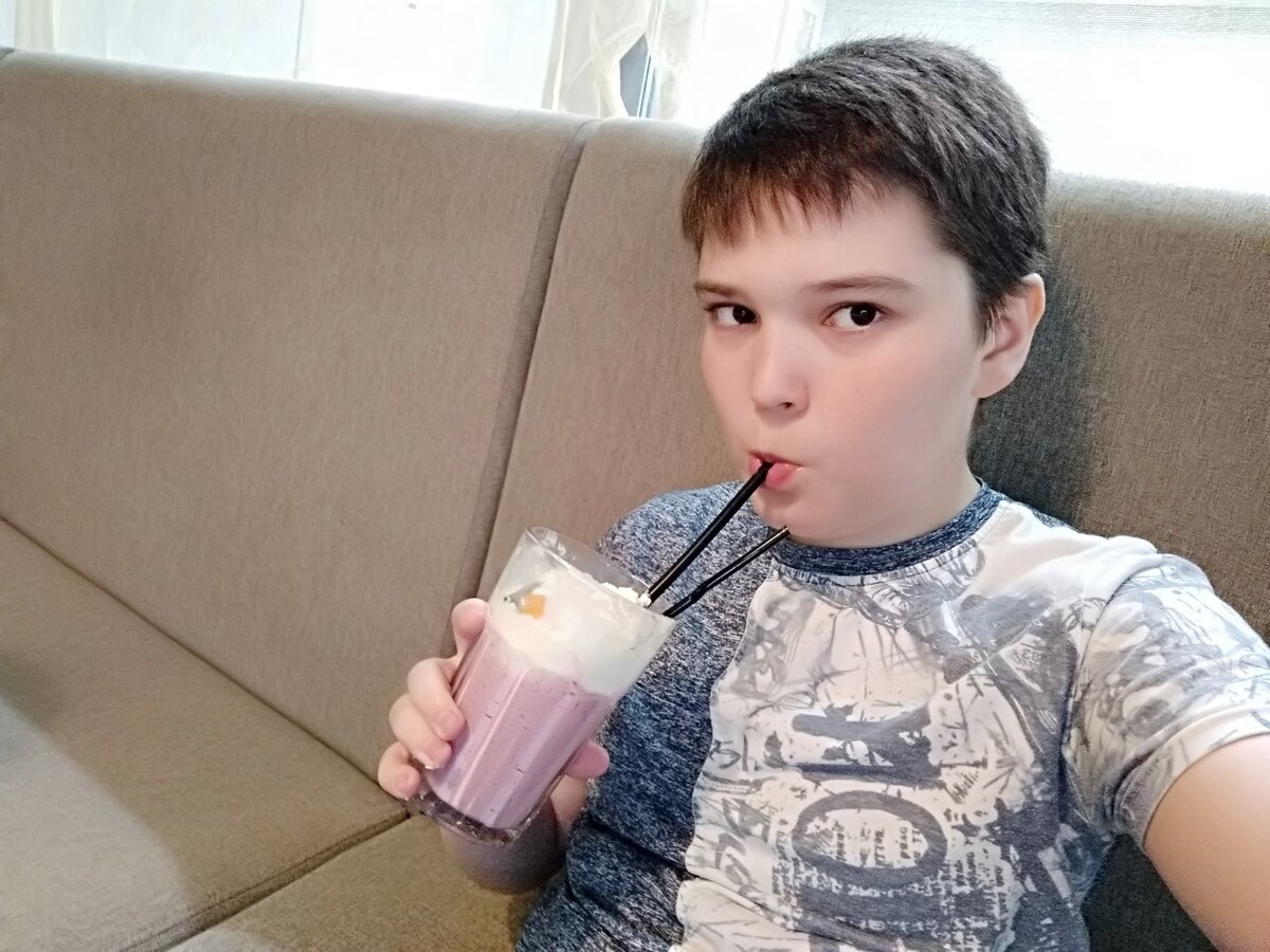 Это я в кафе