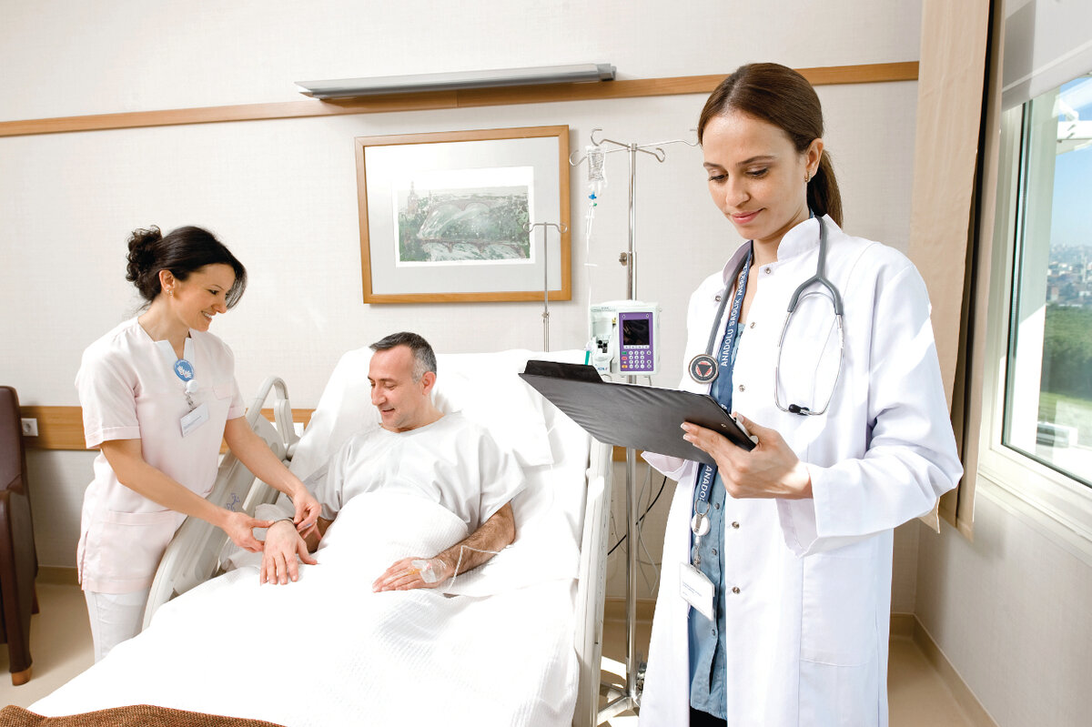 Граждане России не должны клянчить средства на своё лечение и бить на жалость. Это должно стать конституционной обязанностью государства!