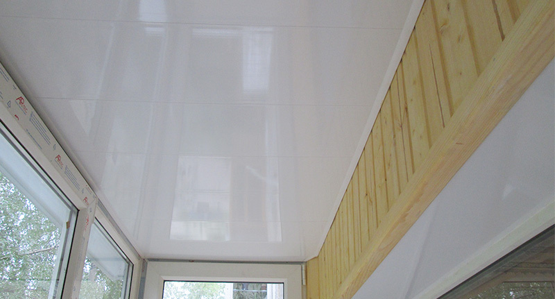 Подвесной потолок из пластиковых панелей - 57 фото