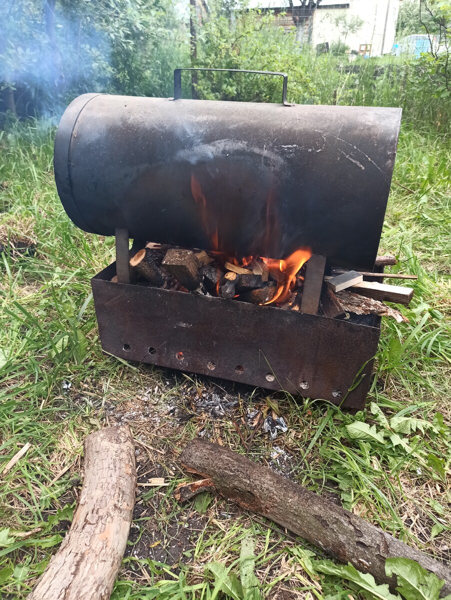 На природе друг показал, как в трубе на мангале готовит пищу | Из квартиры  в свой дом | Дзен