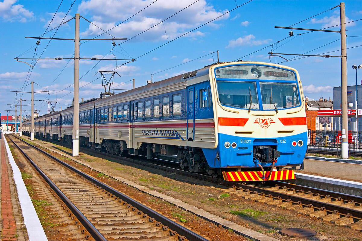 Электропоезд ЭПЛ2Т-012 в 2012 году, фото Trainphoto.org.ua