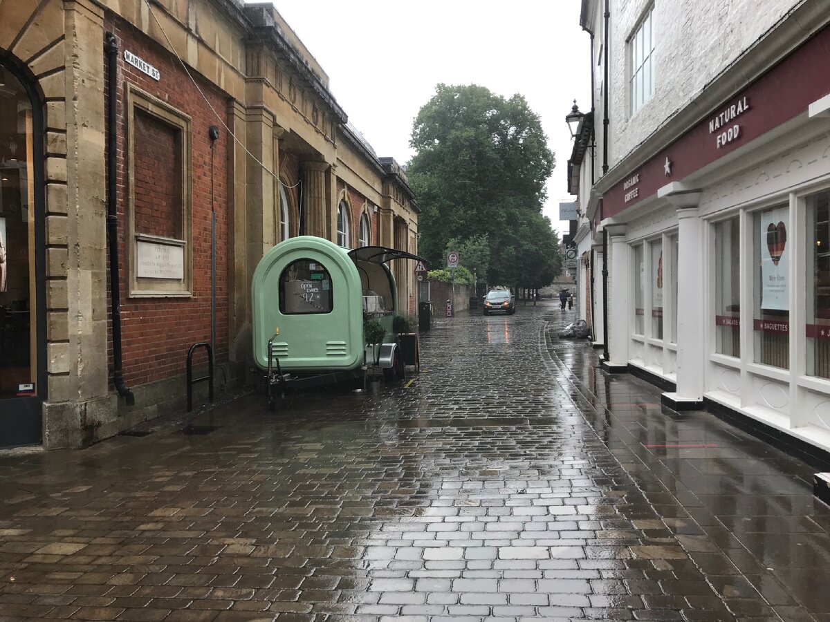 Вот, так и живем. Дождик