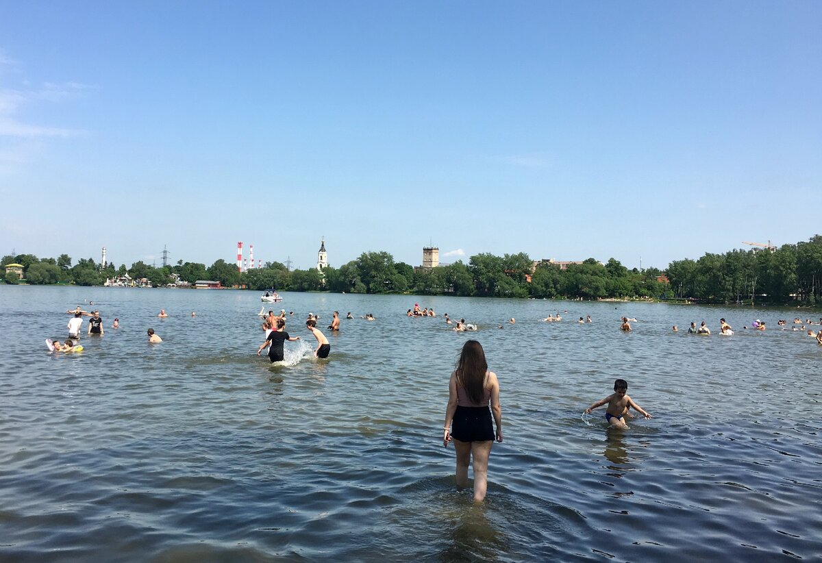 Белое озеро в Косино на востоке Москвы. Фото автора статьи.Листайте!