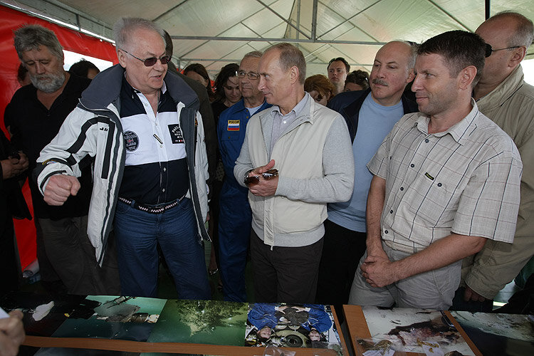  Второй слева  - академик Роберт Нигматуллин. 2009 год.  Фото: https://ocean.ru 