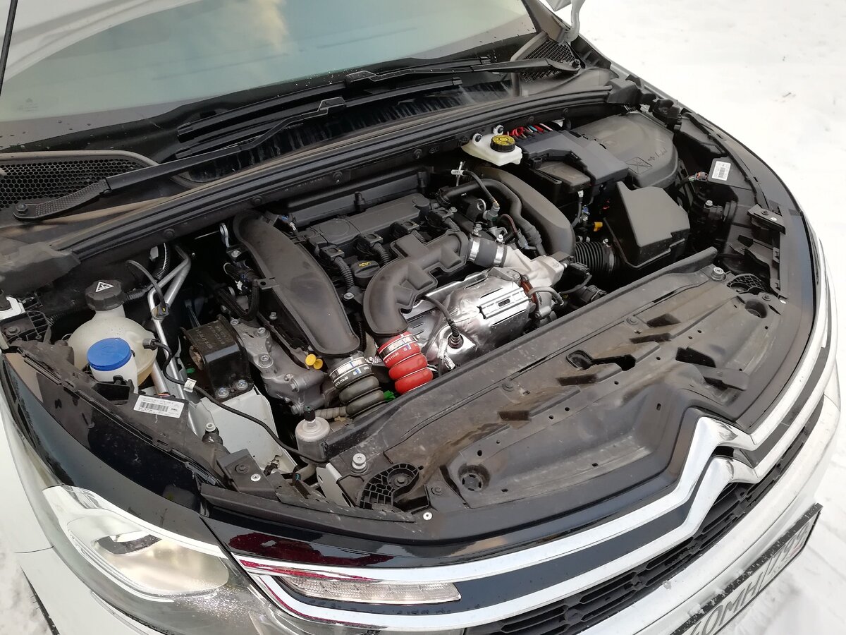 Турбомотор под капотом Citroen C4 sedan (1,6 литра. в зависимости от производительности турбины может выдавать от 150 до 220 л.с.)