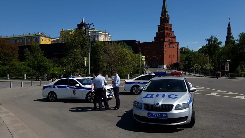 https://www.shutterstock.com/tr/video/clip-1011053924-moscow-russia---may-12-2018-road