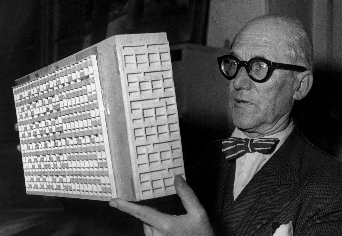 Французский архитектор, пионер авангарда, функционализма и просто наш человек Ле Корбузье