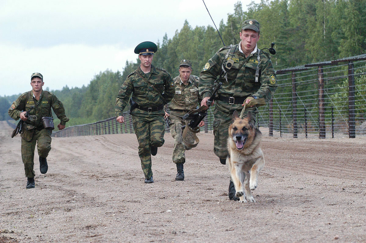 Защита границ. Российские пограничники. Охрана границы. Пограничные войска ФСБ России. Охрана границы России.