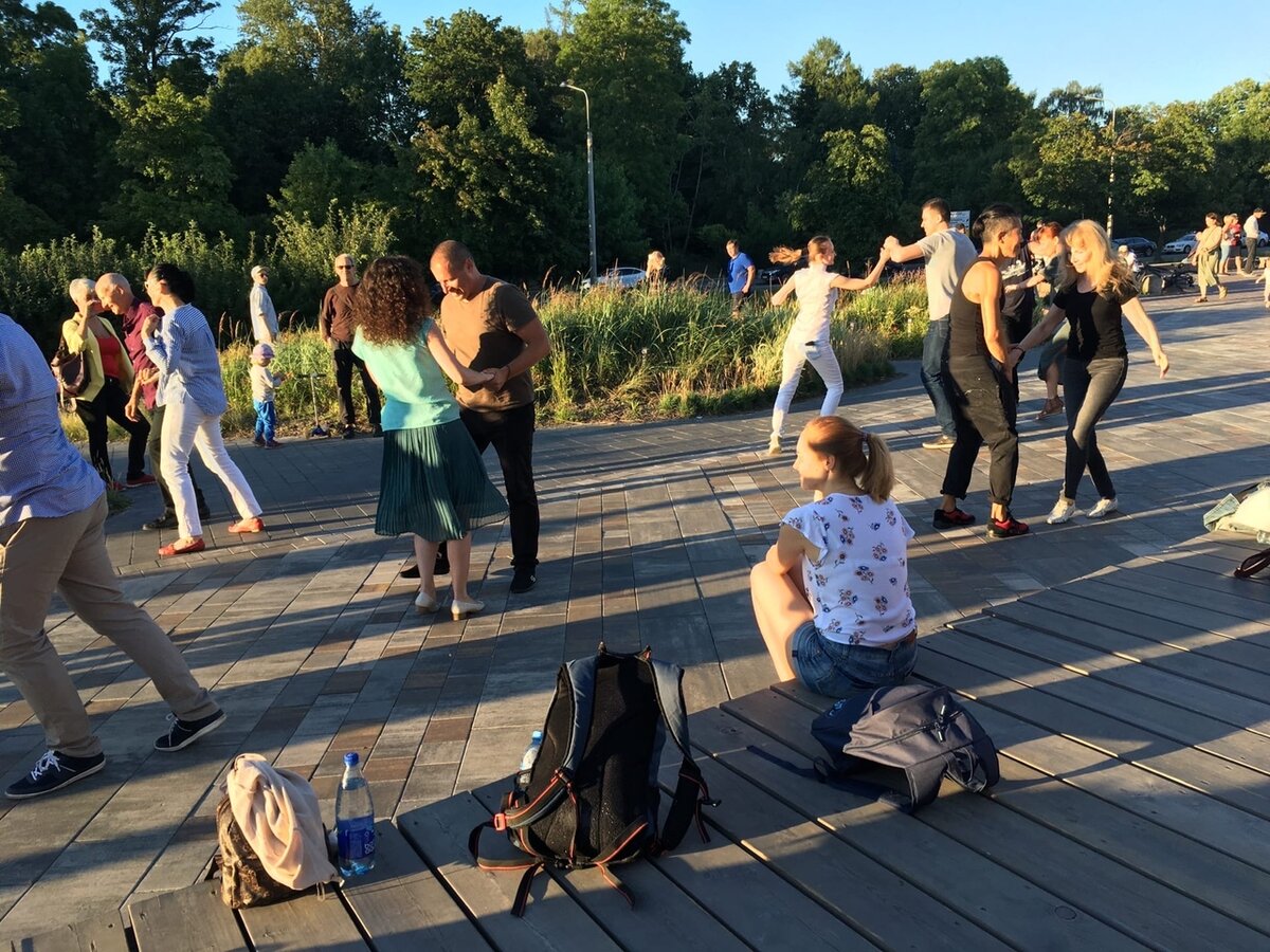 Сальса на Карповке в воскресный вечер