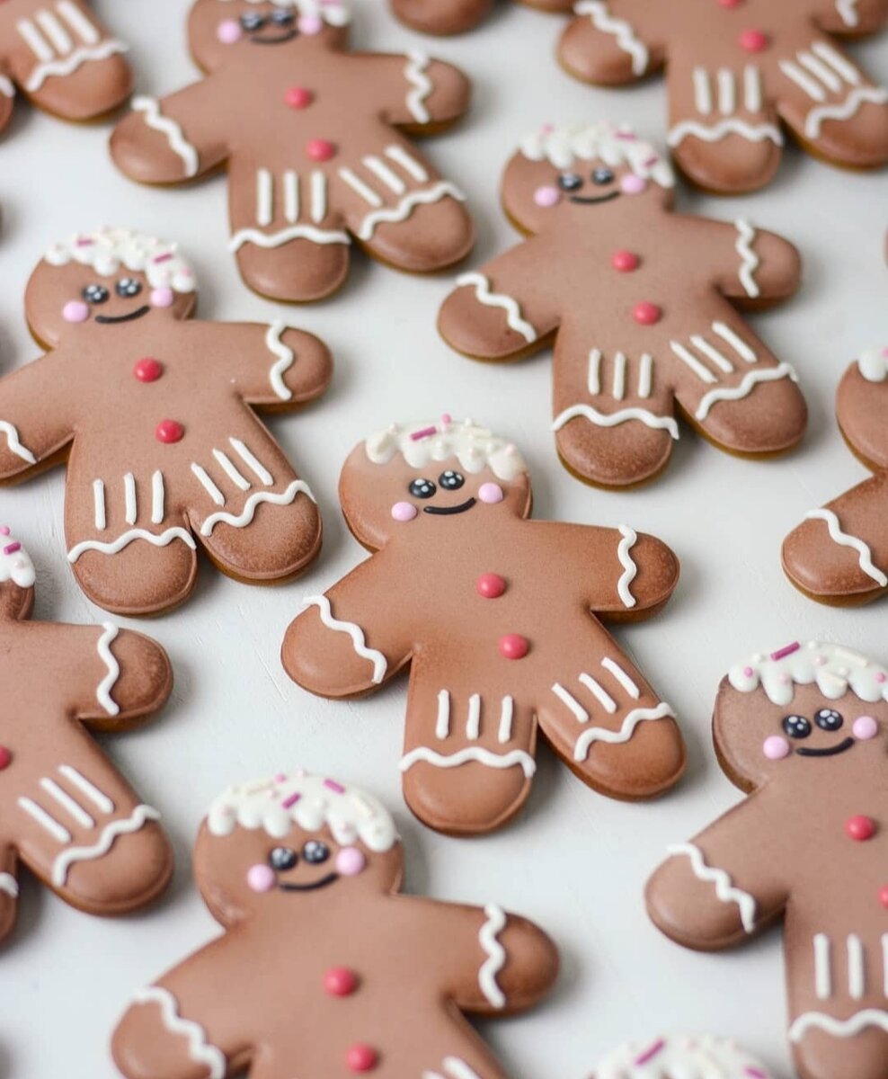 КОРОЛЕВСКАЯ ГЛАЗУРЬ (ROYAL ICING, БЕЛКОВАЯ РИСОВАЛЬНАЯ МАССА)