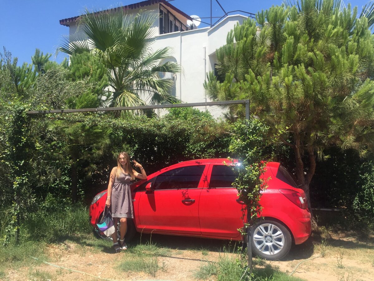 2017 год, первый день как купила машину))