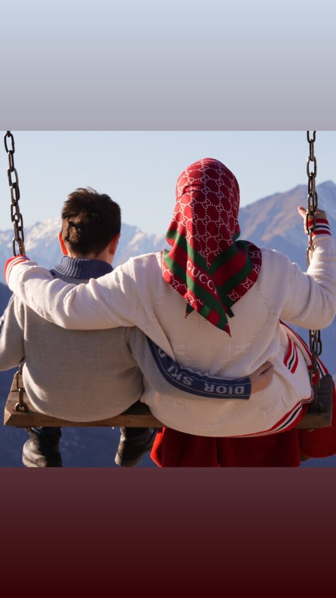 Тамара Денильханова с сыном, Ведучи, Чеченская Республика. За две недели до трагедии.