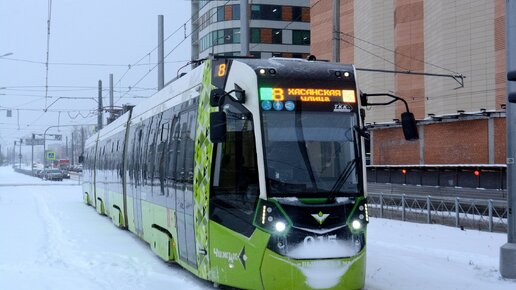 Маршрут 100 трамвая спб изменения. Stadler b85600m. Трамвай Stadler в85600м "Метелица". Штадлер 85600м. Трамвай Штадлер b85600м.