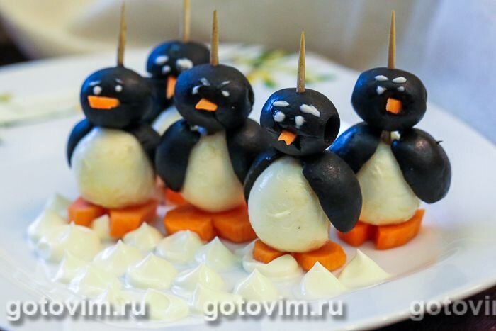 Моцареллу можно заменить перепелиными яйцами