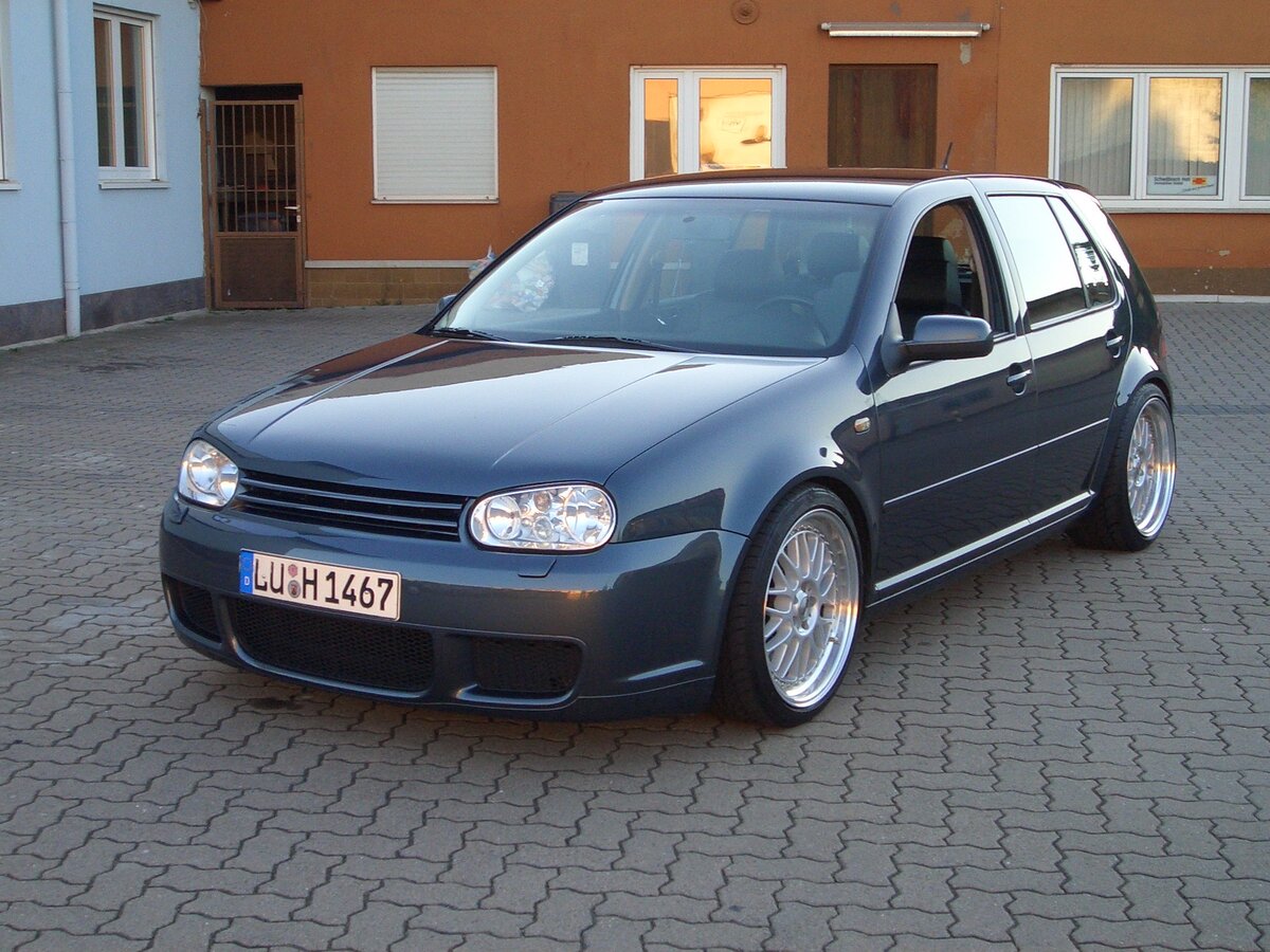 Volkswagen Golf 4 купе черный