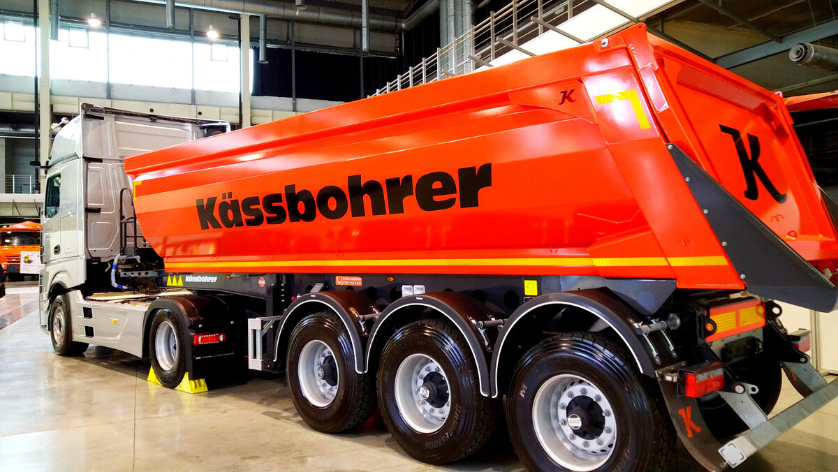 Сегодня производства Немецкой компании расположены во многих странах, в т.ч. и в России, На фото полуприцеп изготовленный в Турции