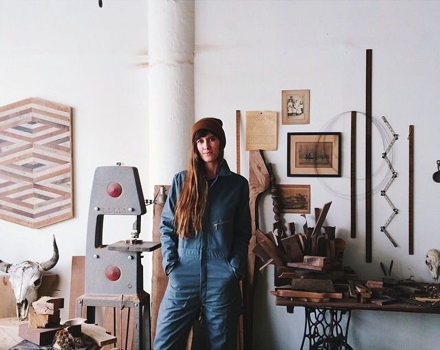 Ариель Аляско в мастерской