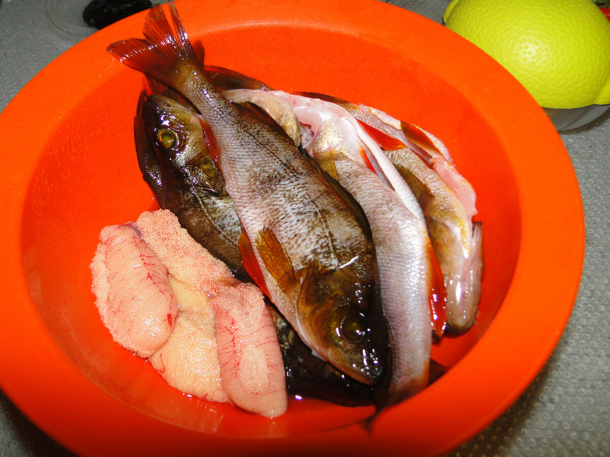 Речной окунь запеченный в чешуе (River Bass Baked in Scales)