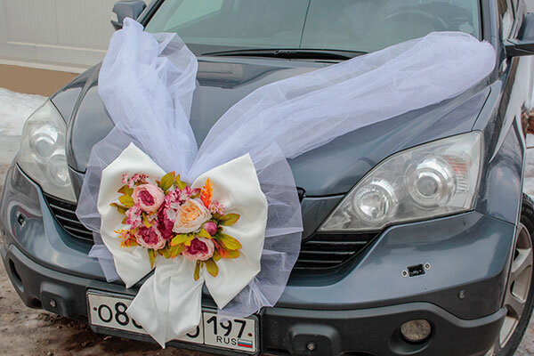 Топ идей: как красиво украсить машину невесты на свадьбу в году