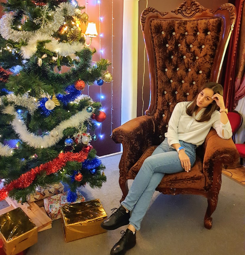 принимаю жалобы под ёлку