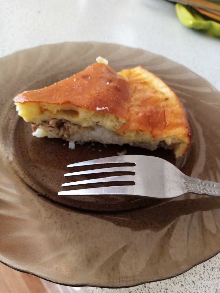 Потому что тесто не приходится долго месить и раскатывать.